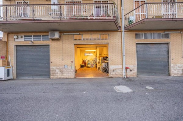 appartamento in vendita a Roma in zona Finocchio