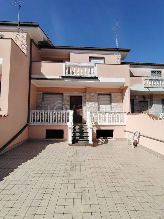 casa indipendente in vendita a Roma