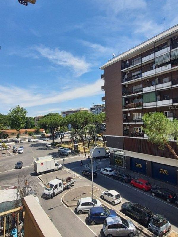 appartamento in vendita a Roma in zona Ostiense
