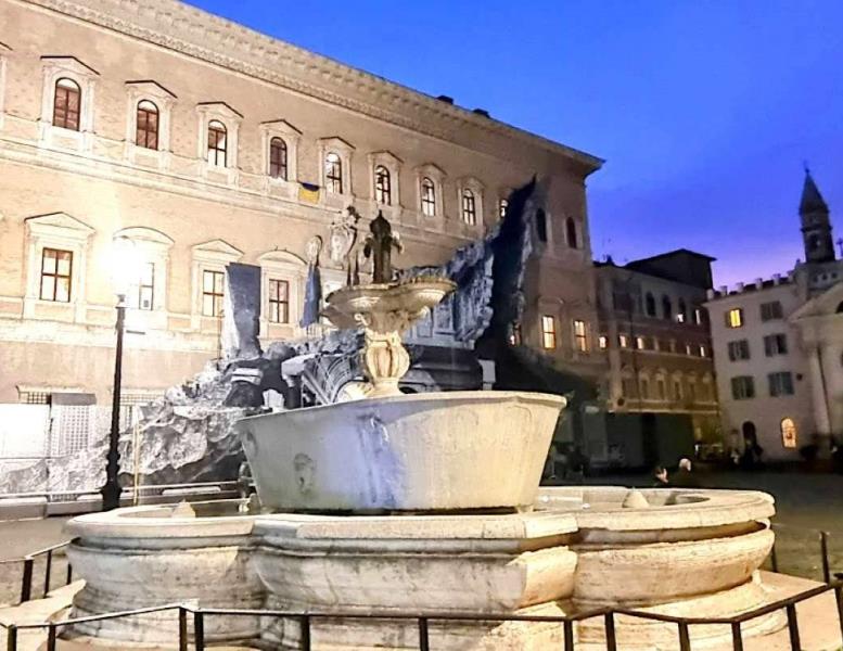 appartamento in vendita a Roma in zona Rione Regola