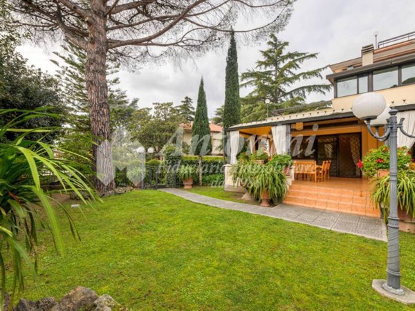 casa indipendente in vendita a Roma in zona Pinciano