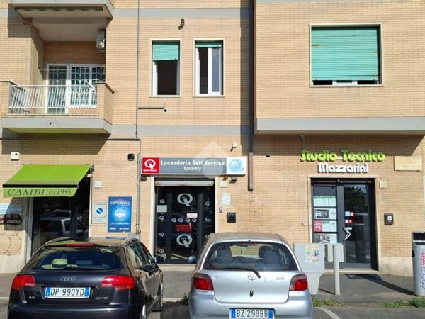 negozio in vendita a Roma in zona Ostia