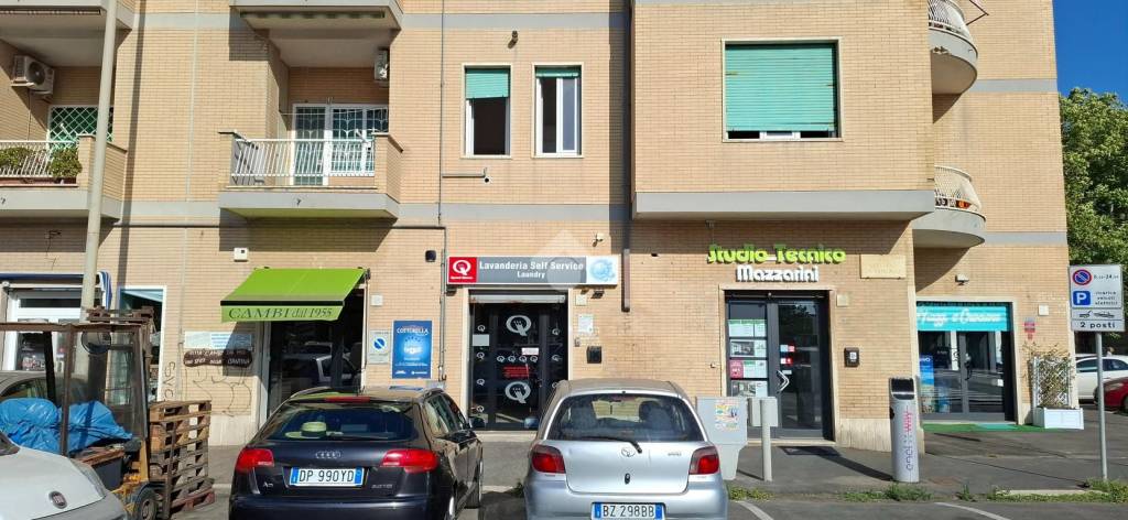 negozio in vendita a Roma in zona Ostia