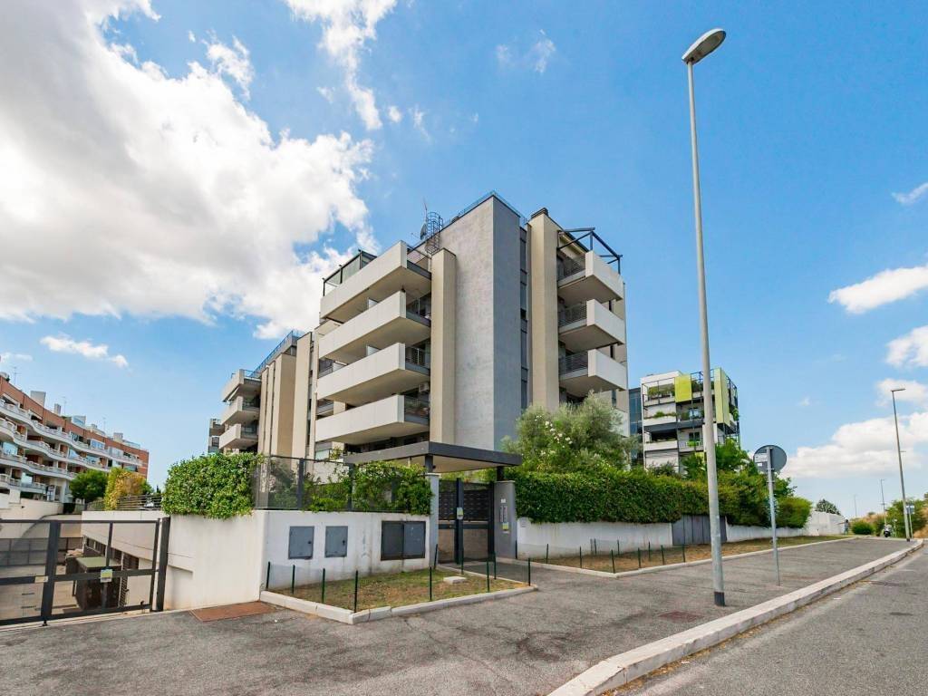 appartamento in vendita a Roma in zona Mezzocammino