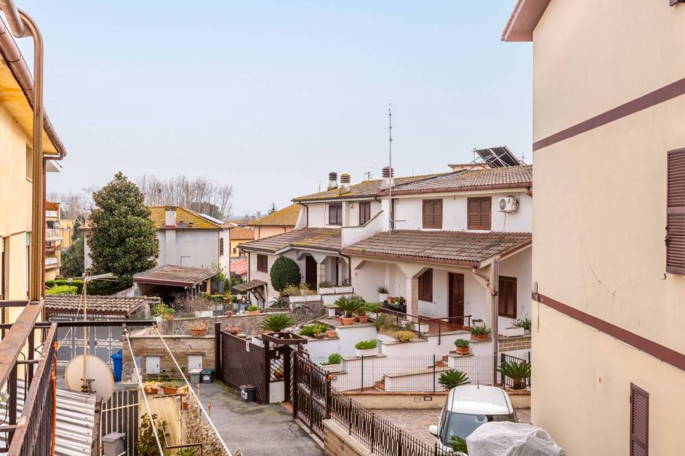 appartamento in vendita a Roma in zona Cesano