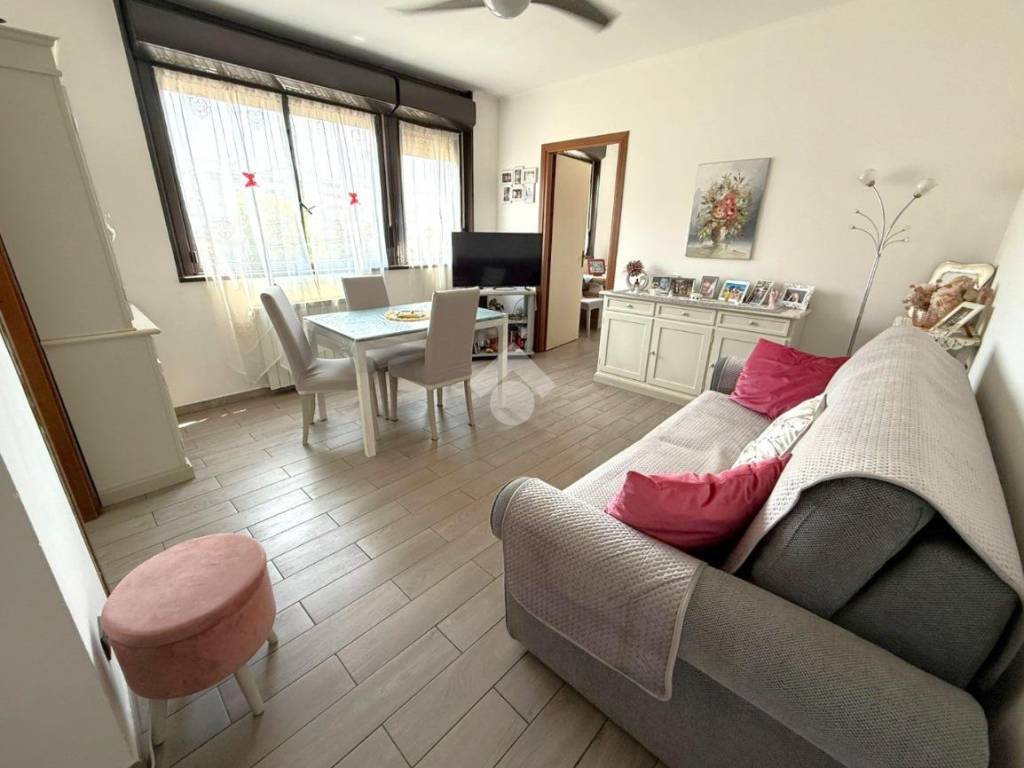 appartamento in vendita a Roma in zona Spinaceto