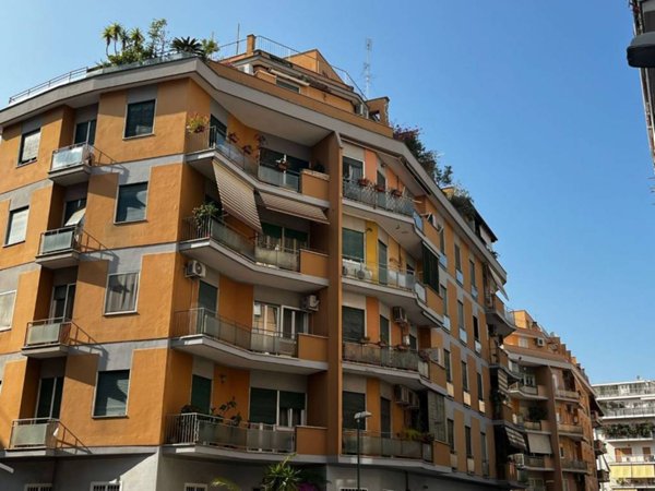 appartamento in vendita a Roma in zona Ardeatino