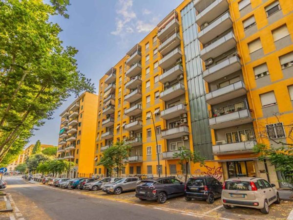 appartamento in vendita a Roma in zona Ostiense