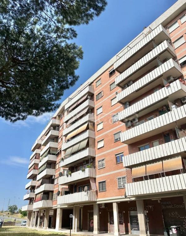 appartamento in vendita a Roma in zona Cinecittà