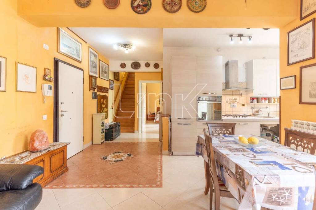 appartamento in vendita a Roma in zona Ostia