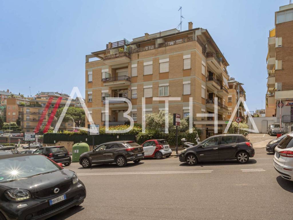 appartamento in vendita a Roma in zona Tor di Quinto