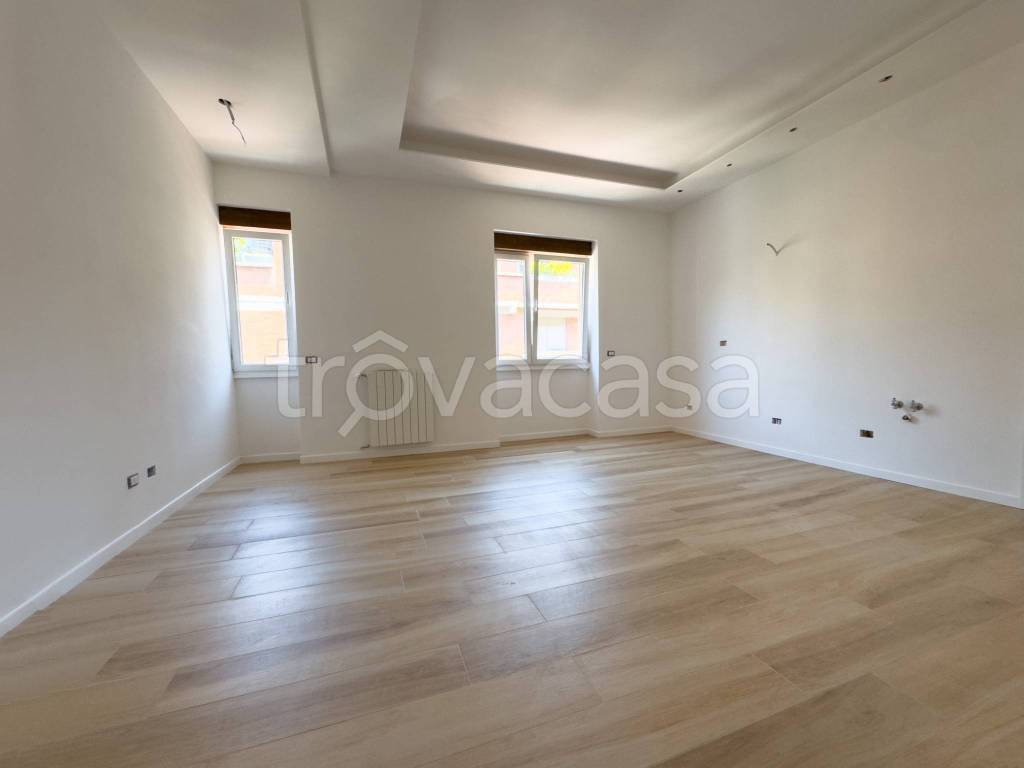 appartamento in vendita a Roma in zona Ardeatino