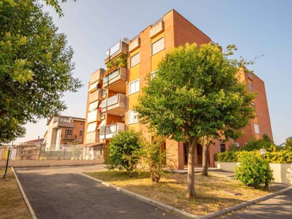 appartamento in vendita a Roma in zona Ponte di Nona