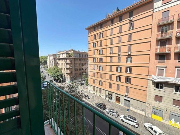 appartamento in vendita a Roma in zona Appio Latino