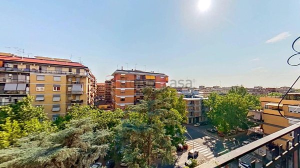 appartamento in vendita a Roma in zona Appio Claudio