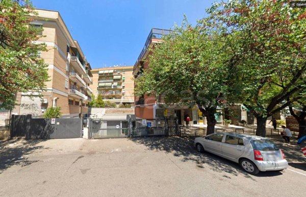 locale di sgombero in vendita a Roma in zona Prenestino-Centocelle