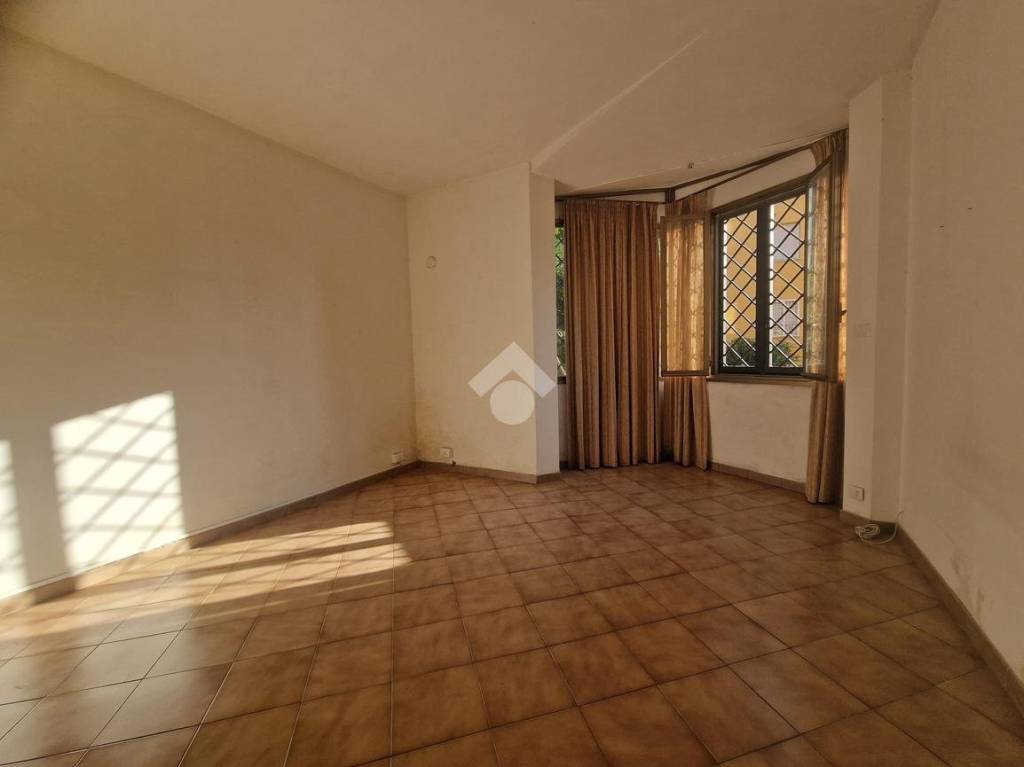 appartamento in vendita a Roma in zona Appio Claudio