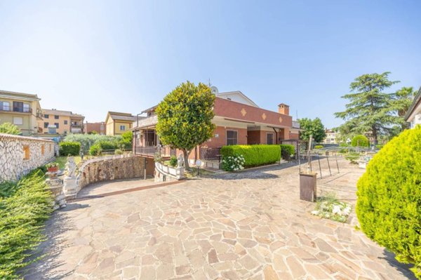 casa indipendente in vendita a Roma in zona Castelverde