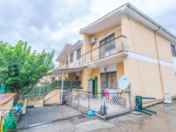 appartamento in vendita a Roma in zona Lunghezza