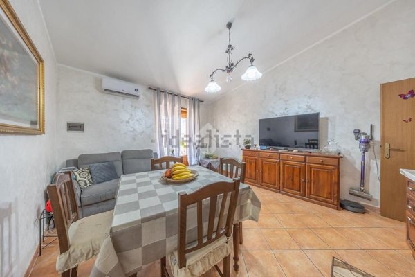 appartamento in vendita a Roma in zona Lunghezza