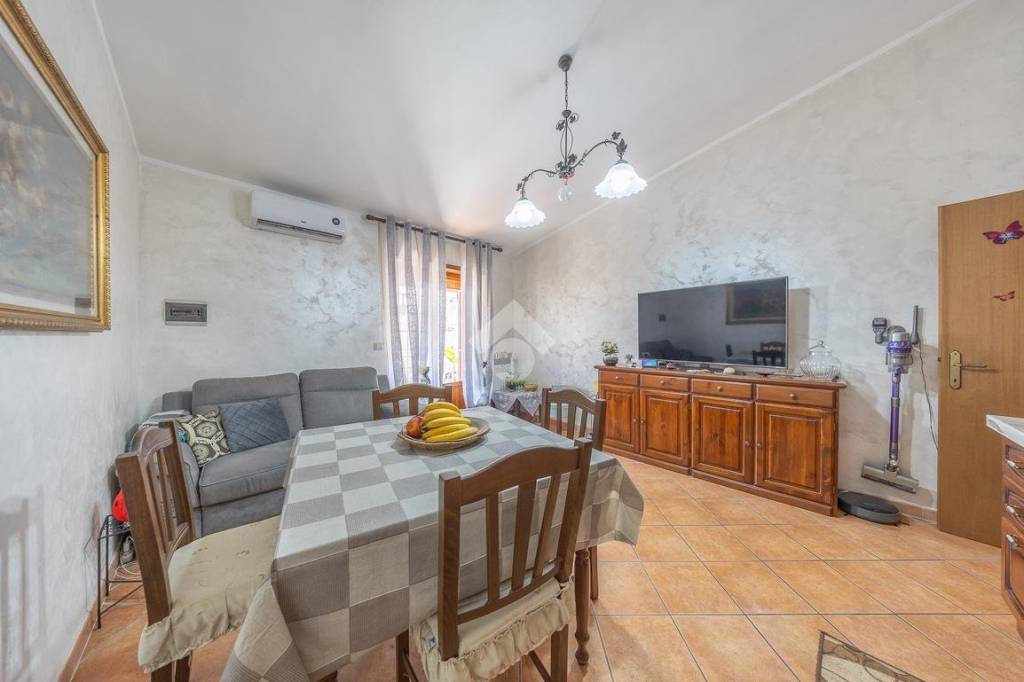 appartamento in vendita a Roma in zona Castelverde