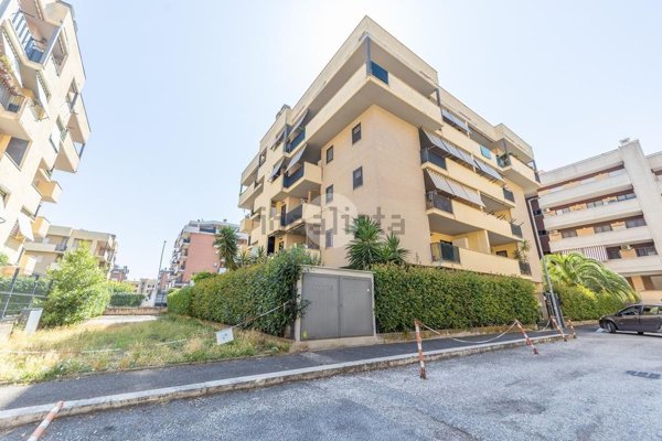 appartamento in vendita a Roma in zona Ponte di Nona