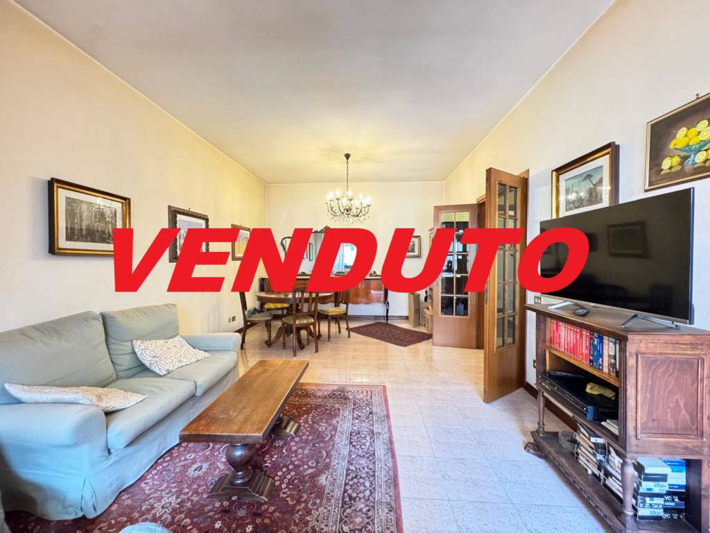 appartamento in vendita a Roma in zona Ardeatino