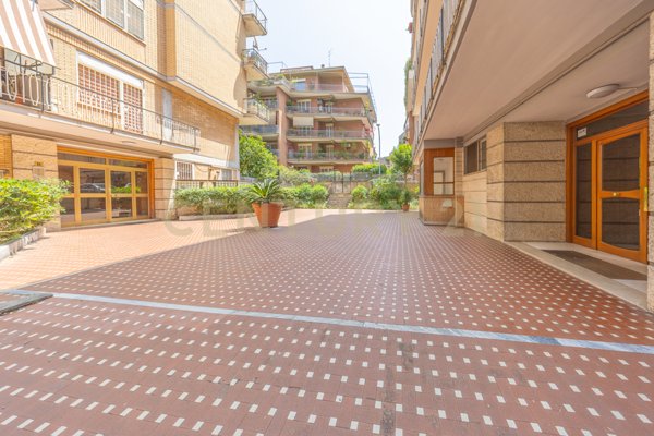 appartamento in vendita a Roma in zona Monte Sacro/Talenti