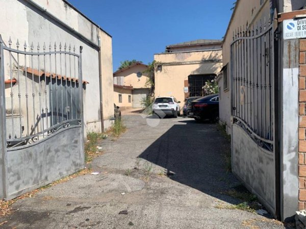 negozio in vendita a Roma in zona Tiburtino