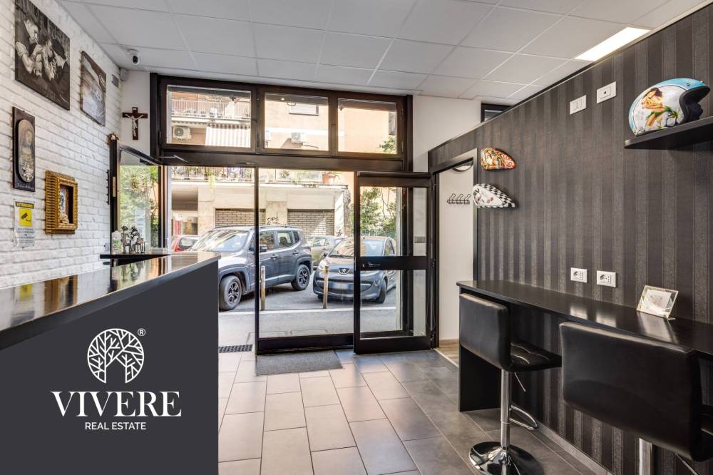 locale commerciale in vendita a Roma in zona Collatino