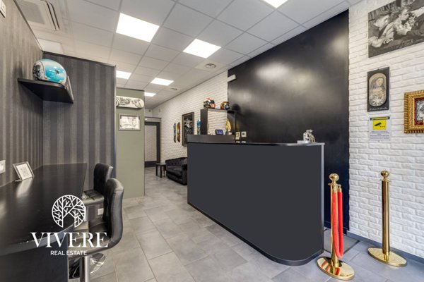 locale commerciale in vendita a Roma in zona Collatino