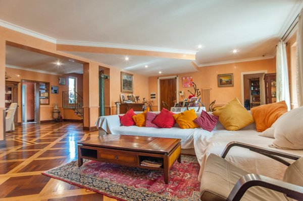 casa indipendente in vendita a Roma in zona Casal Palocco