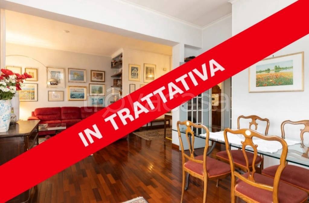appartamento in vendita a Roma in zona Ardeatino