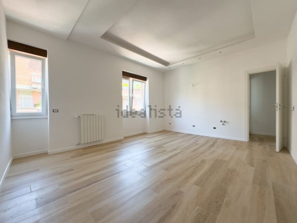 appartamento in vendita a Roma in zona Ardeatino