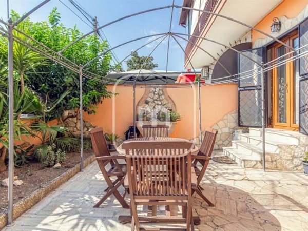 appartamento in vendita a Roma in zona Finocchio