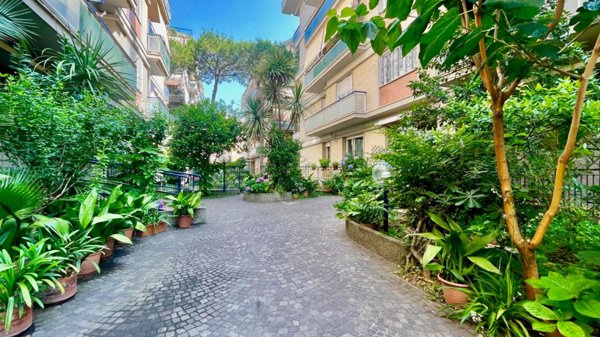 appartamento in vendita a Roma in zona Ostia