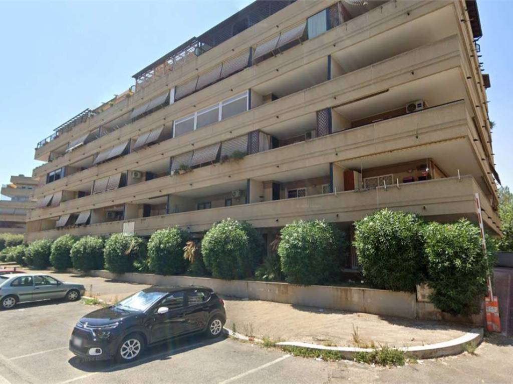 appartamento in vendita a Roma in zona Torre Angela