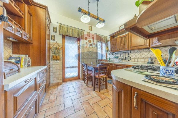 appartamento in vendita a Roma in zona Tor Cervara