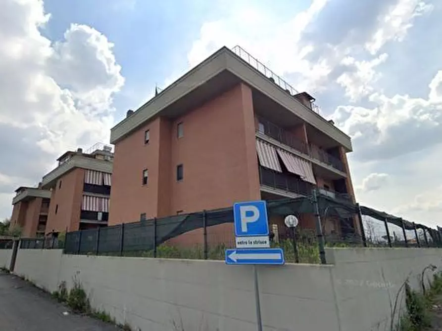 appartamento in vendita a Roma in zona Lunghezza