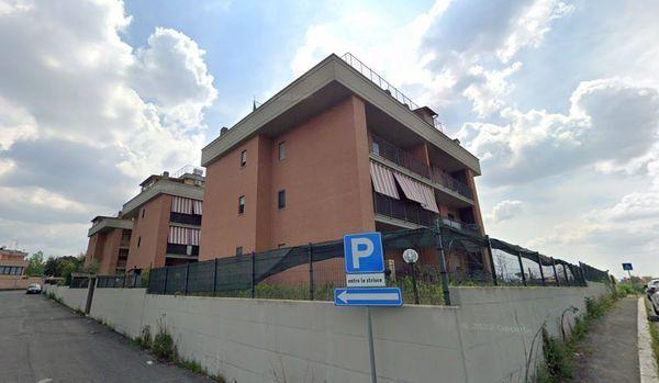 appartamento in vendita a Roma in zona Lunghezza
