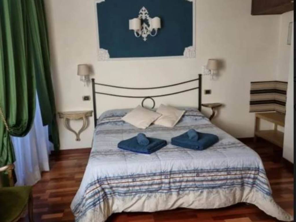 appartamento in vendita a Roma in zona Rione Monti/Campitelli