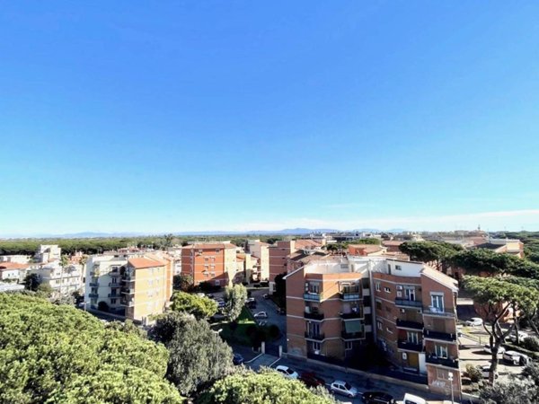 appartamento in vendita a Roma in zona Ostia