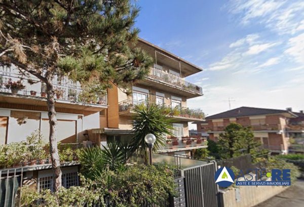 appartamento in vendita a Roma in zona Appio Pignatelli