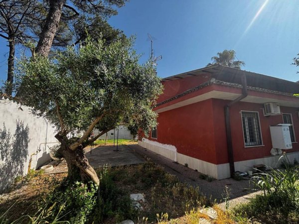casa indipendente in vendita a Roma in zona Prima Porta