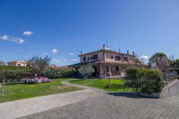 casa indipendente in vendita a Roma in zona EUR