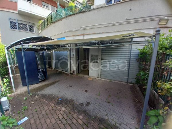 negozio in vendita a Roma in zona Monte Sacro/Talenti