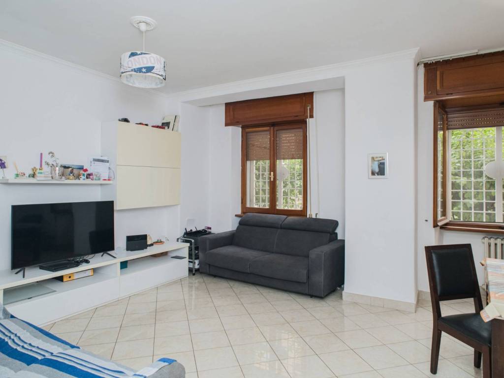 appartamento in vendita a Roma in zona Ostiense