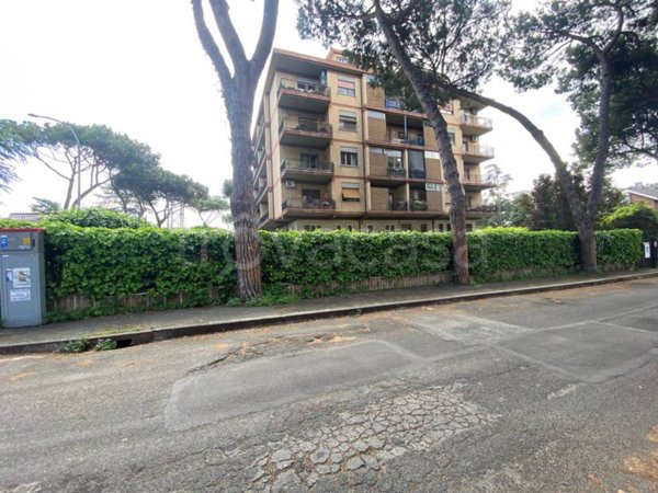 appartamento in vendita a Roma in zona Mostacciano