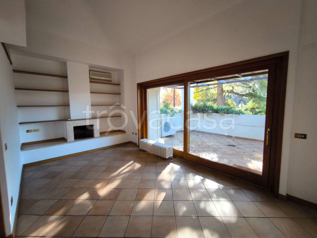 appartamento in vendita a Roma in zona Tor di Quinto