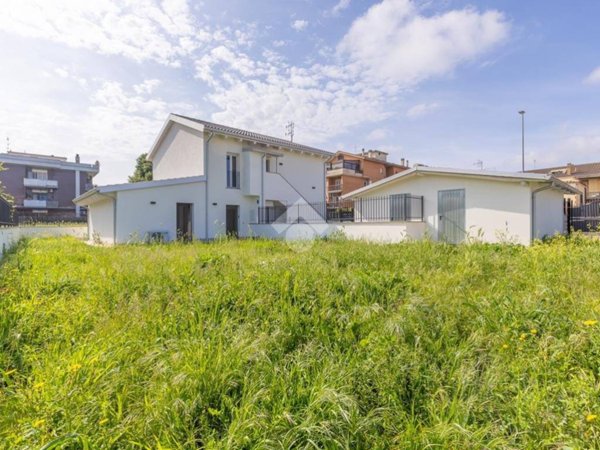 appartamento in vendita a Roma in zona Casal Morena